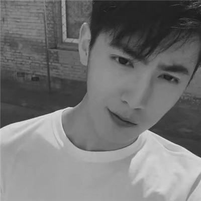 2018微信唯美有意境黑白男生头像合集下载