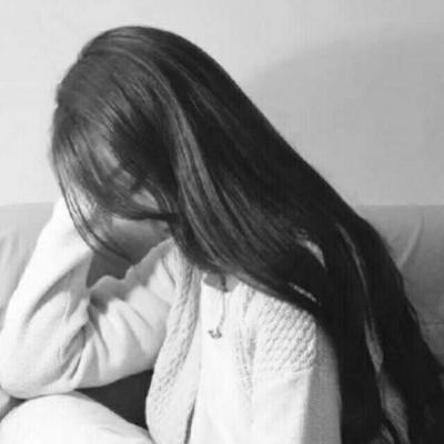 2018微信最新唯美伤感黑白风格女生头像下载