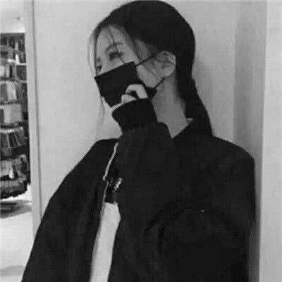 2018微信最新唯美伤感黑白风格女生头像下载