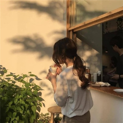 微信六月最新唯美伤感风格女生背影头像合集下载