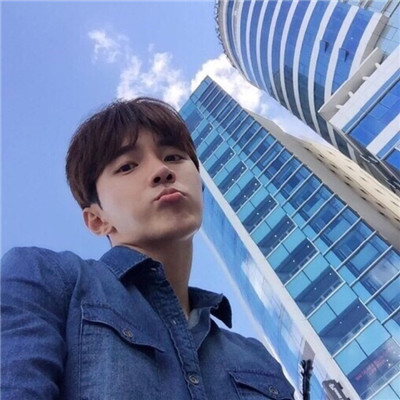 2018微信最新帅气阳光风格男生头像合集下载