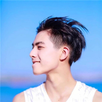 2018微信最新帅气阳光风格男生头像合集下载