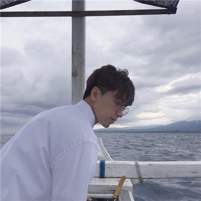 2018微信最新帅气阳光风格男生头像合集下载