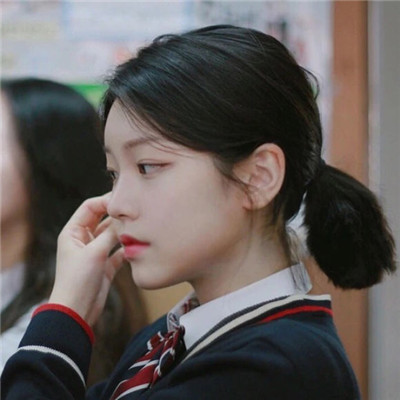 2018微信最新唯美伤感短发女生头像合集下载