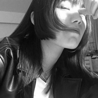 2018微信最新唯美黑白伤感风格女生头像合集下载