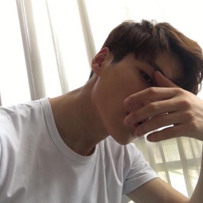 成熟稳重男生微信头像