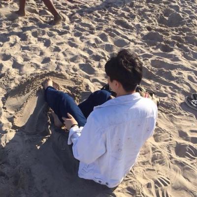 成熟稳重男生微信头像