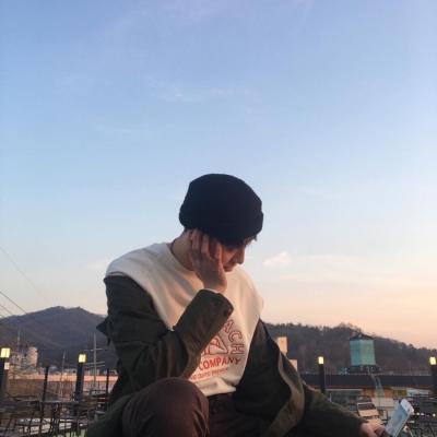 成熟稳重男生微信头像