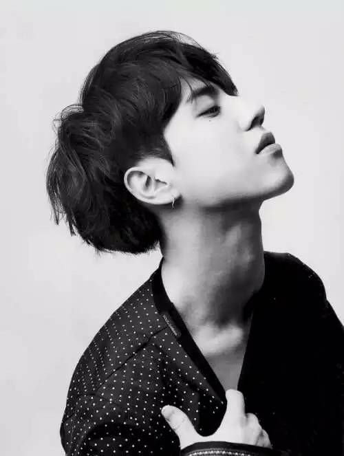 黑白男生聊天壁纸和手机壁纸图