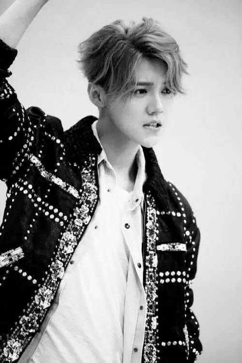 黑白男生聊天壁纸和手机壁纸图