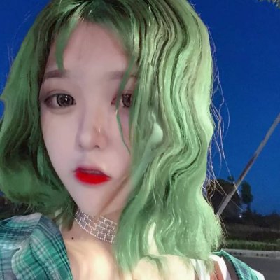 绿色系女生微信头像
