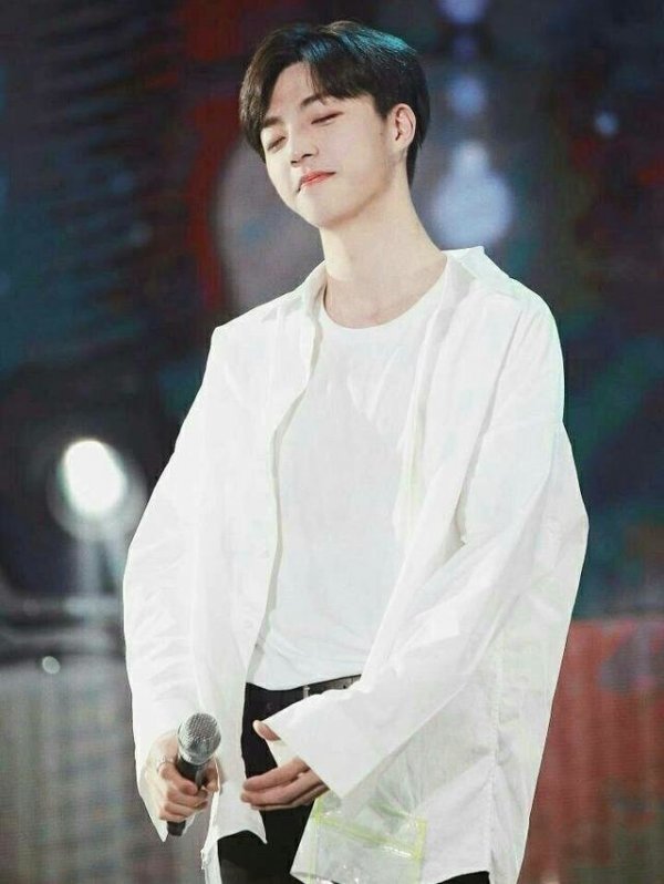 微信帅气小鲜肉图片