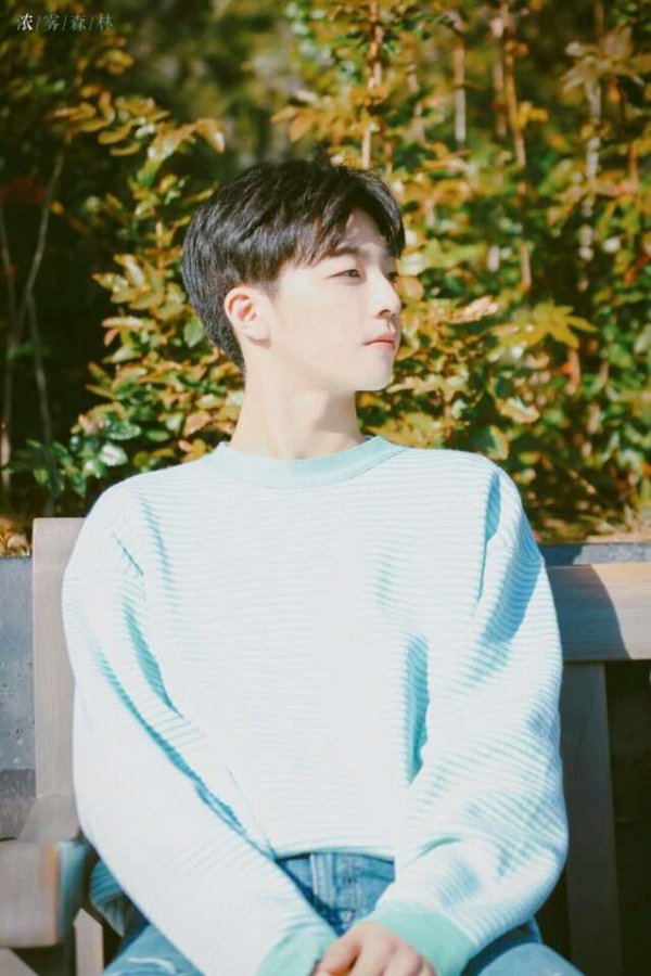 微信帅气小鲜肉图片