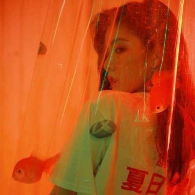 超酷高冷风微信女生头像