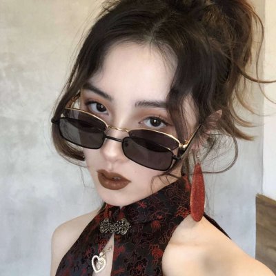超酷高冷风微信女生头像