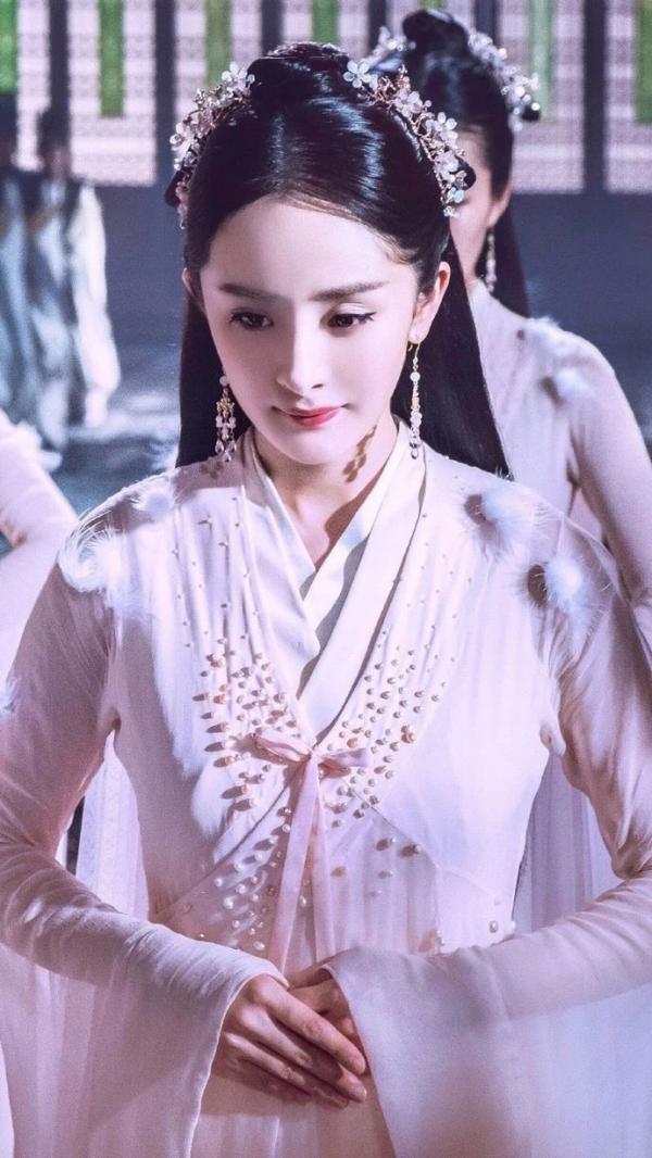 杨幂扶摇剧照微信图片