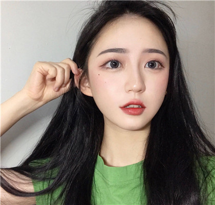 诡异粉色系女生微信头像
