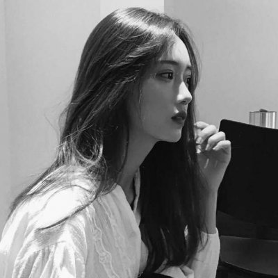 微信唯美黑白女生头像