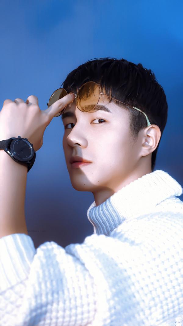 微信青春帅气刘昊然图片