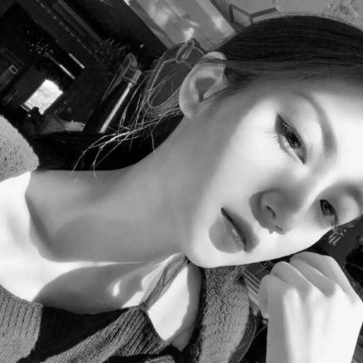 微信唯美黑白女生头像