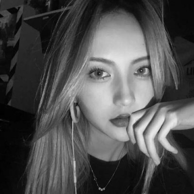 微信唯美黑白女生头像