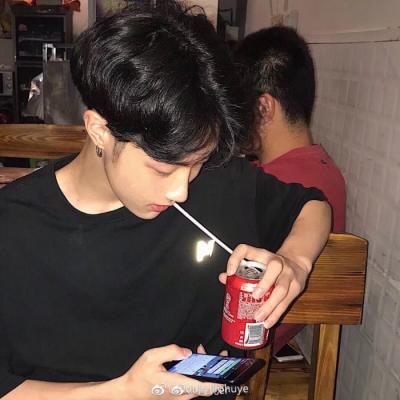 最新的超拽霸气微信男生头像
