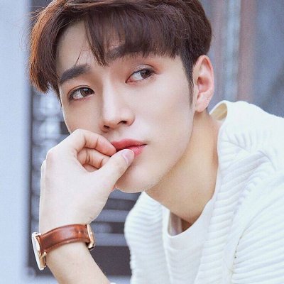 干净帅气阳光微信男生头像