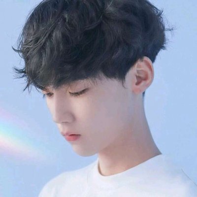 干净帅气阳光微信男生头像
