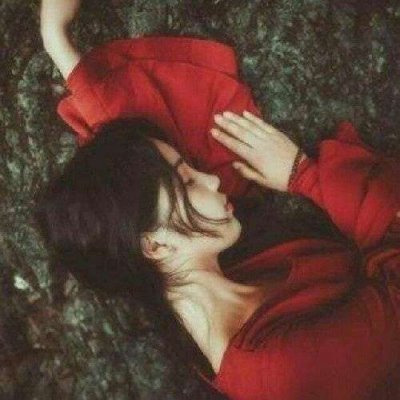 红色系微信女生头像