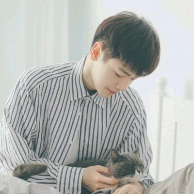 干净帅气阳光微信男生头像