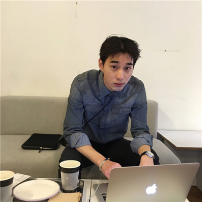 微信简单帅气男生头像