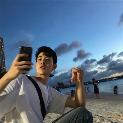 微信简单帅气男生头像