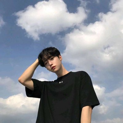 干净帅气阳光微信男生头像