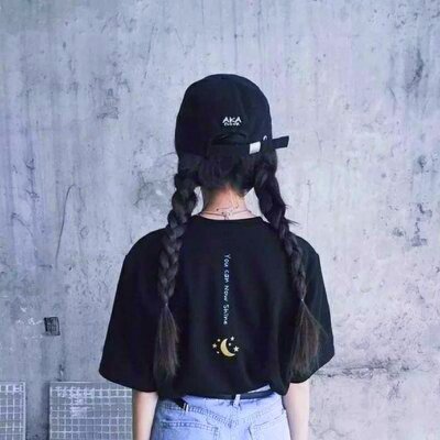 个性唯美风格微信女生背影头像下载