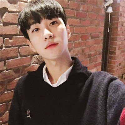 微信简单帅气男生头像