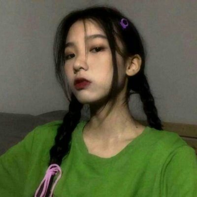 绿色系女生高冷微信头像