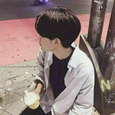 微信高冷风男生头像