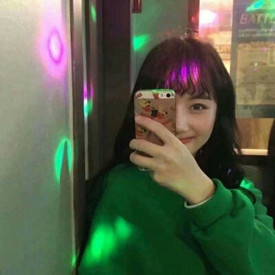 绿色系女生高冷微信头像