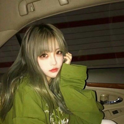 绿色系女生高冷微信头像