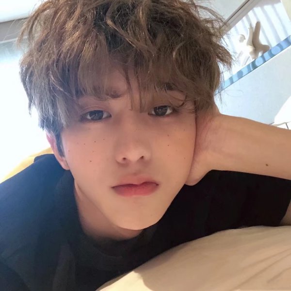 帅气鲜肉蔡徐坤微信相册封面图下载