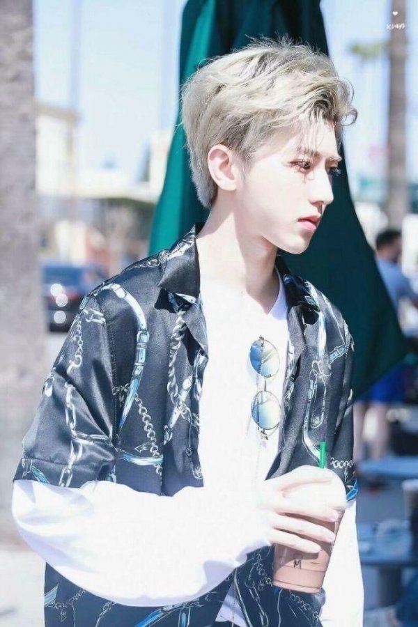 帅气鲜肉蔡徐坤微信相册封面图下载