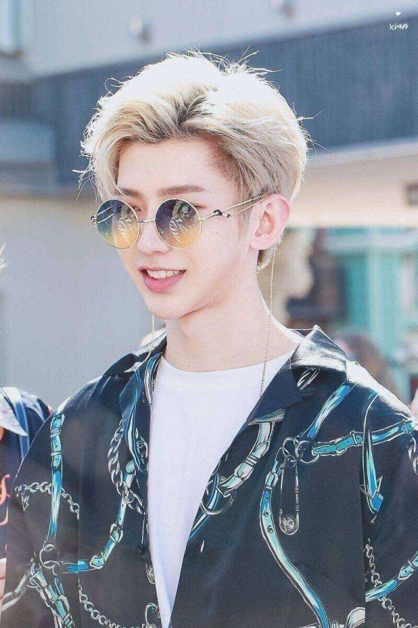 帅气鲜肉蔡徐坤微信相册封面图下载