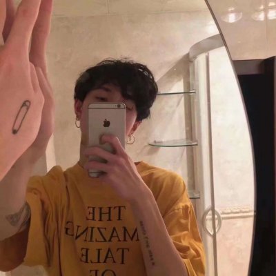 微信黄色系男生头像