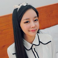 微信最新00后萌系美女系列头像套图下载