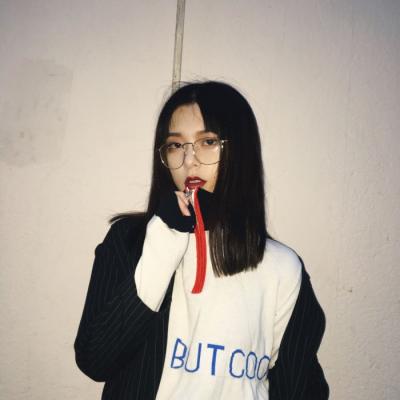微信高冷霸气女生头像