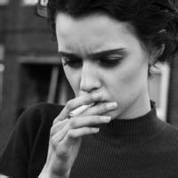 黑白伤感风格微信最新女生头像合集下载