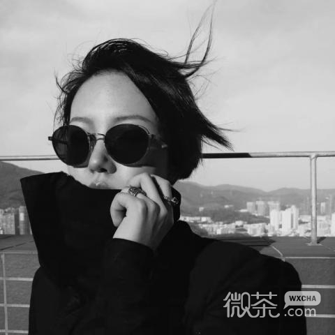 微信黑白伤感女生头像