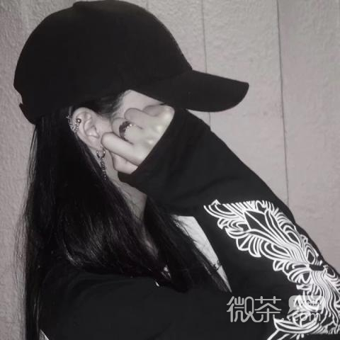 微信黑白伤感女生头像