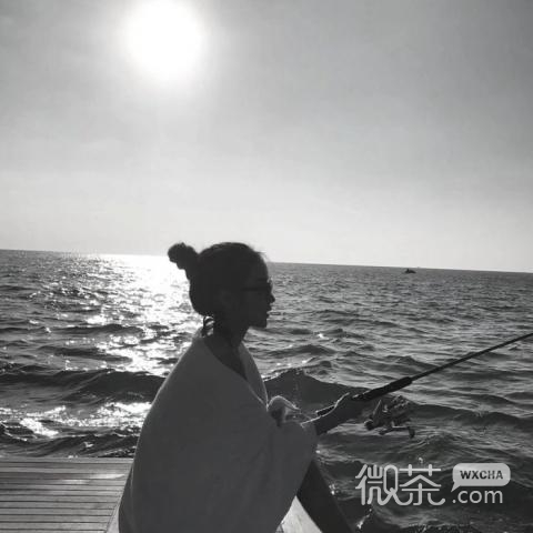 微信黑白伤感女生头像