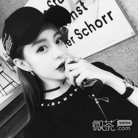 微信黑白伤感女生头像